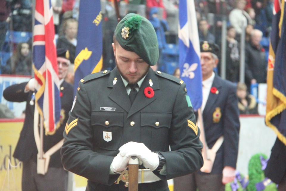 Soldier from the 2nd Battalion, Irish Regiment of Canada observes a moment of silence at the the Sudbury Community Arena 2018 Remembrance Day ceremony (Heidi Ulrichsen/ Sudbury.com) 