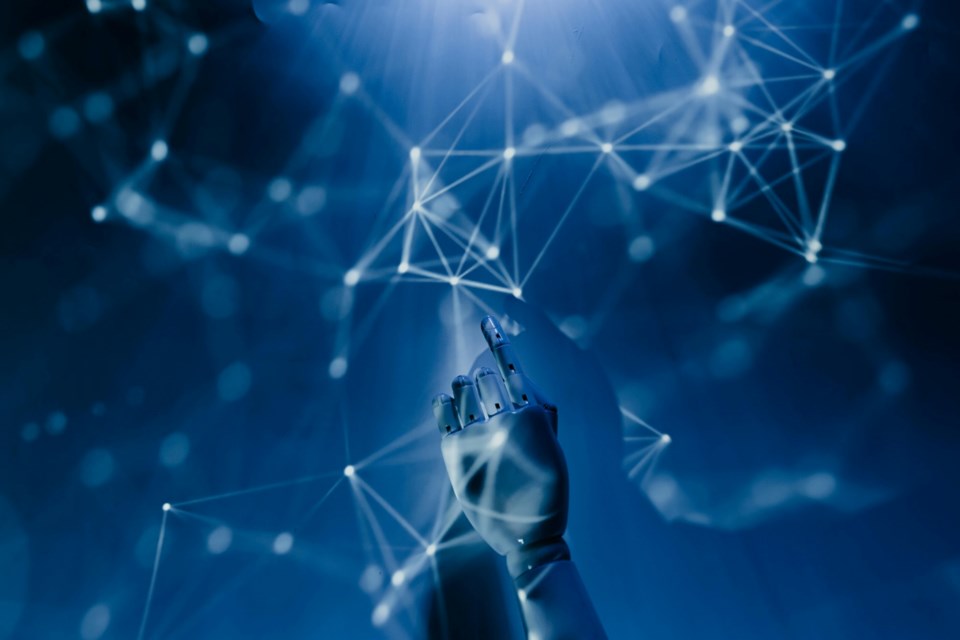181024_machine-learning-pexels-tara-winstead-8386440