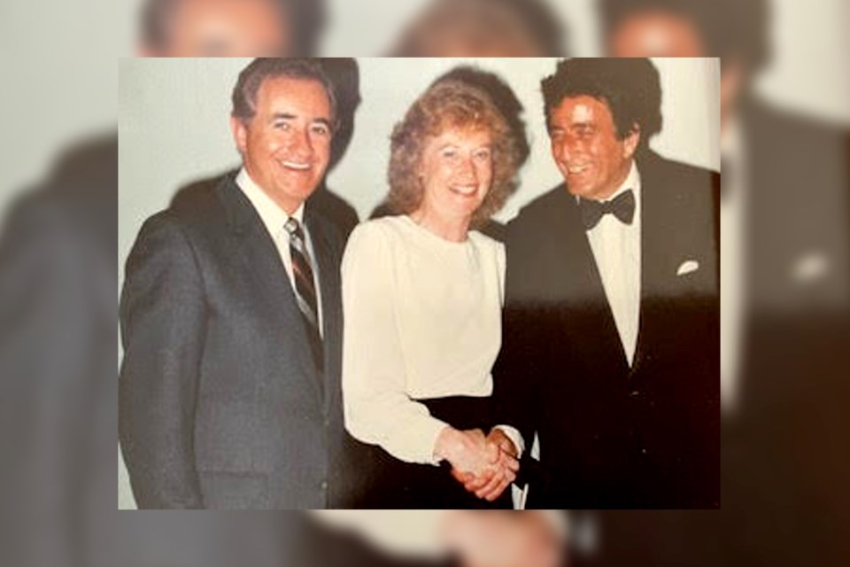 Former mayor Jim Gordon and his wife, Donna, met Tony Bennett in Sudbury at the Grand Theatre in 1987.