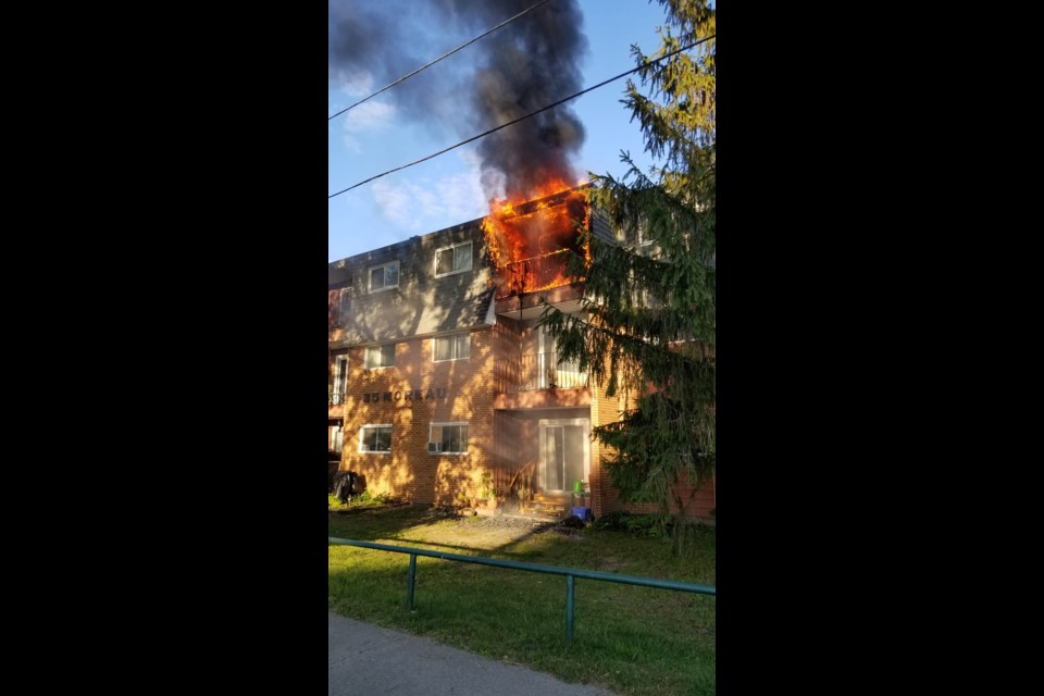 Sylvie Valerie-Denis shared this photo of the apartment fire on Moreau Avenue in Garson. (Supplied/Sylvie Valerie-Denis)