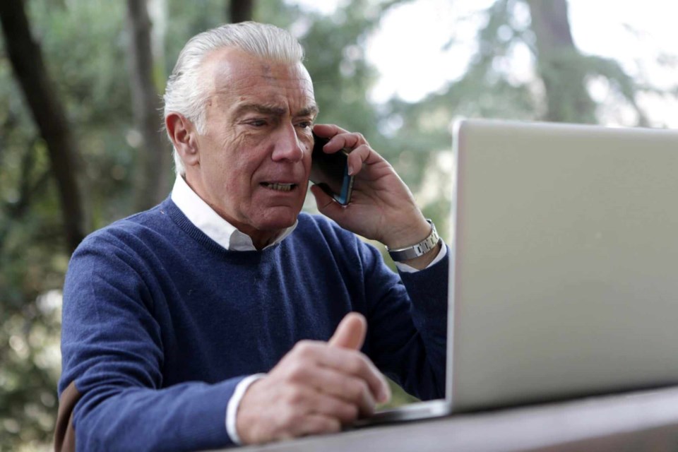 260924_cellphone-cellphone-senior-pexels-olly-3783201