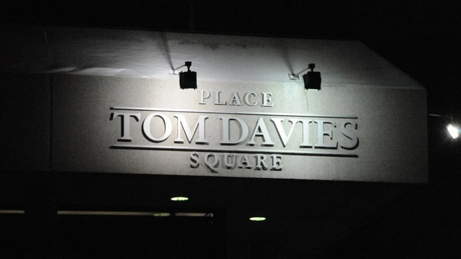 270617_tom-davies-square_night