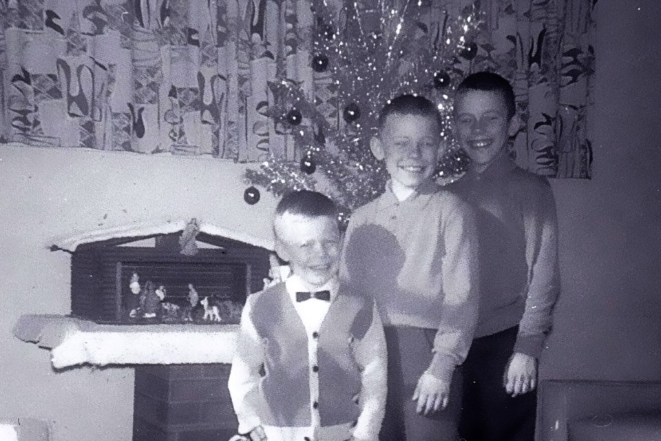 291123_memory-lane-early-christmases-authors-father-centre-and-uncles-aluminum-christmas-homemade-manger-1964