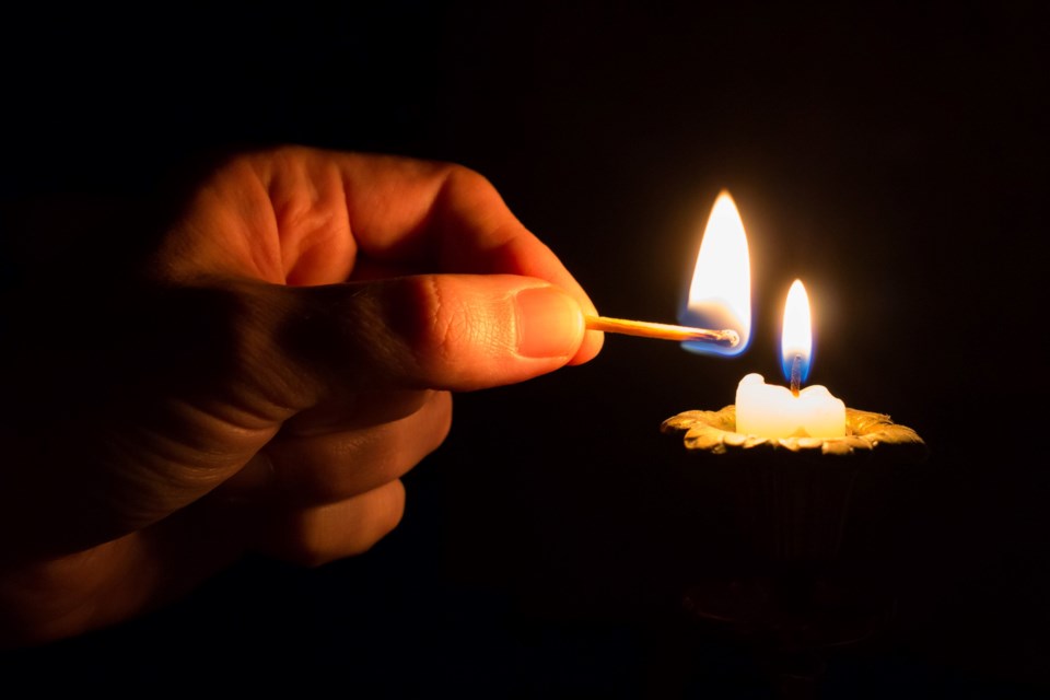 300823_outage-candle-pexels-pixabay-159436