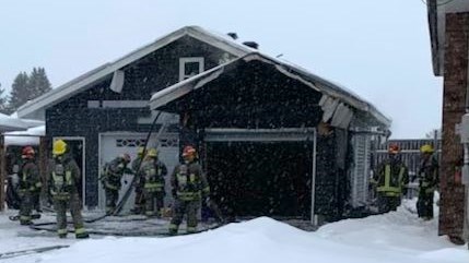 301220_garage-fire-valley-east