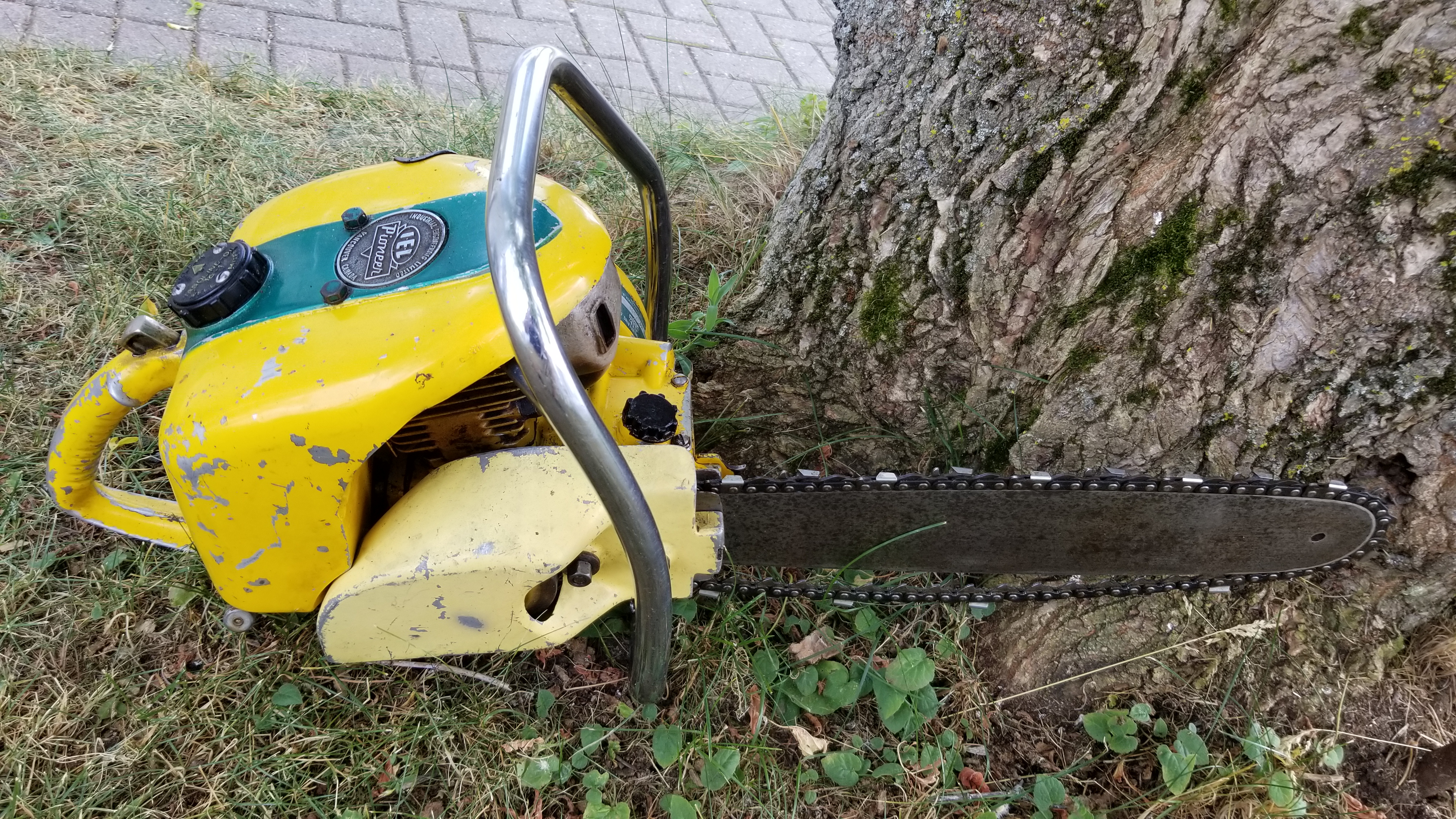 Vintage chainsaws for sale deals