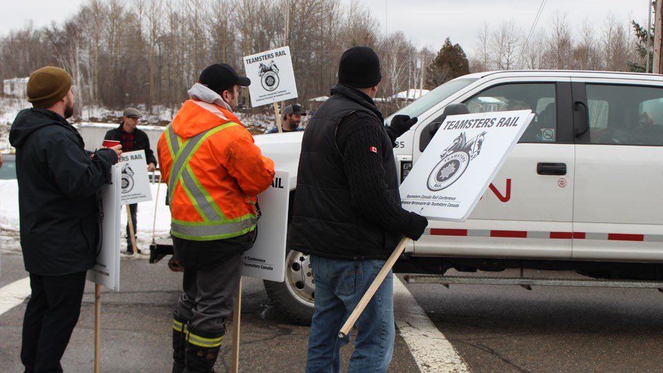 Thousands of CN workers ready to strike