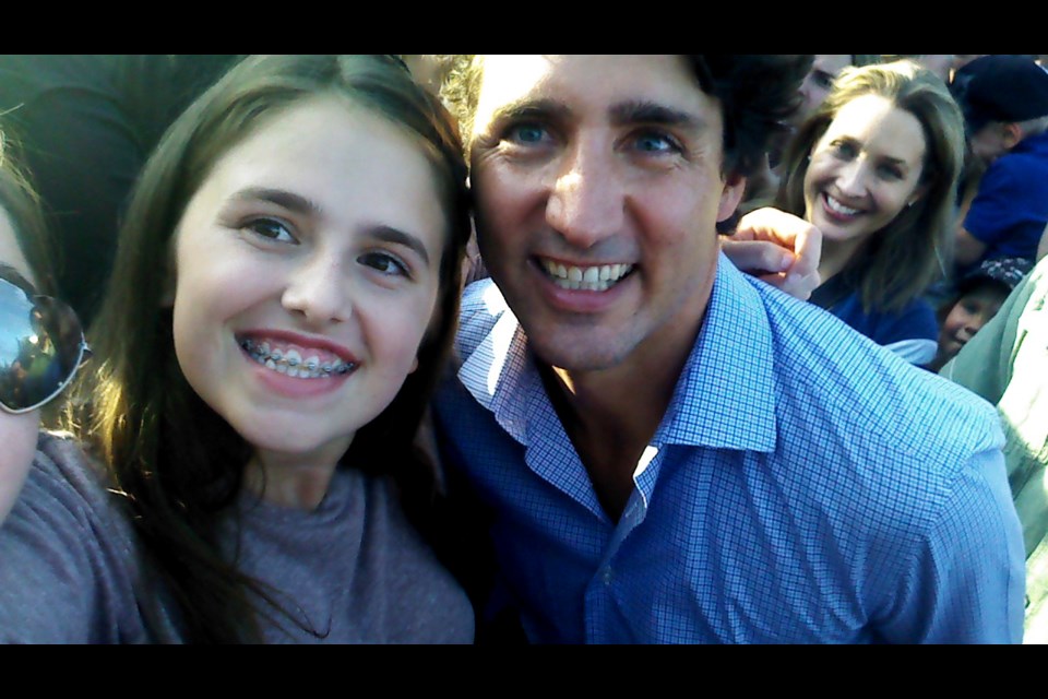 Olivia Papineau is all smiles for her seflie with Prime Minister Justin Trudeau. 