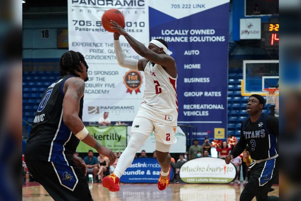 Braylon Rayson led the way points wise for Sudbury on Sunday against the KW Titans, picking up 32 points, going 10-18, 7-10 from downtown and 5-5 on free throws.