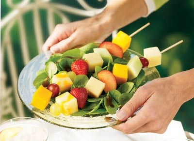 fruit-and-cheese-kabobs