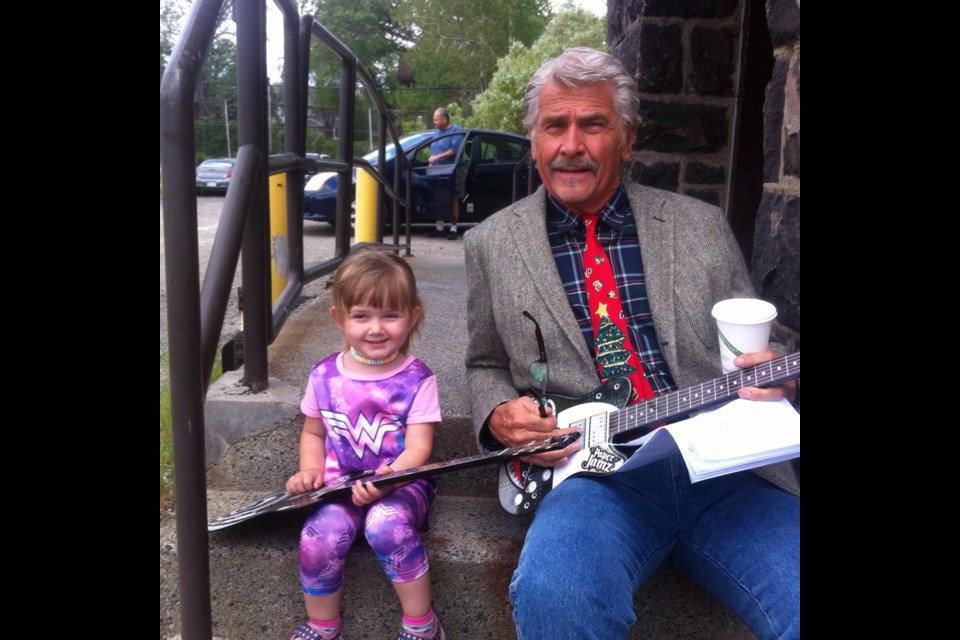 James Brolin dropped by Walford in the Park in Copper Cliff Tuesday, and posed with three-year-old Lola-Jo Gillard. Supplied photo.