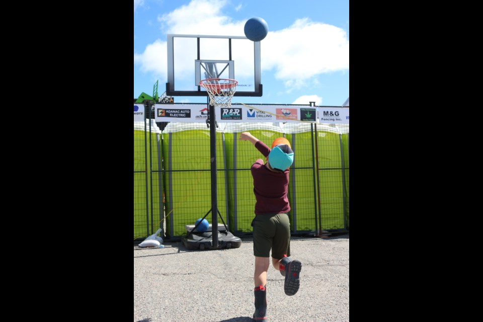 Reid Cayer taking his best shot at the 44th annual Valley East Days, on hoops courtesy of Valley-East Minor Basketball. (Keira Ferguson/ Sudbury.com)