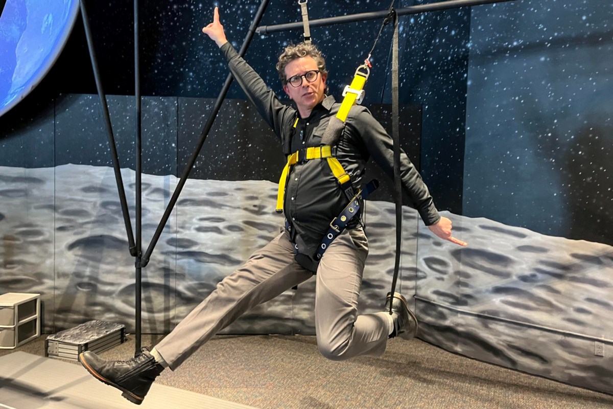 Video: We test The Moonwalk at Science North