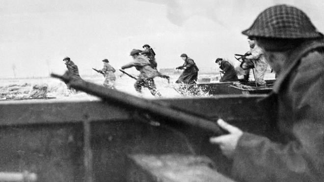 Canadian soldiers land on Courseulles Beach in Normandy, on June 6, 1944 as Allied forces storm the Normandy beaches on D-Day, June 6, 1944. 