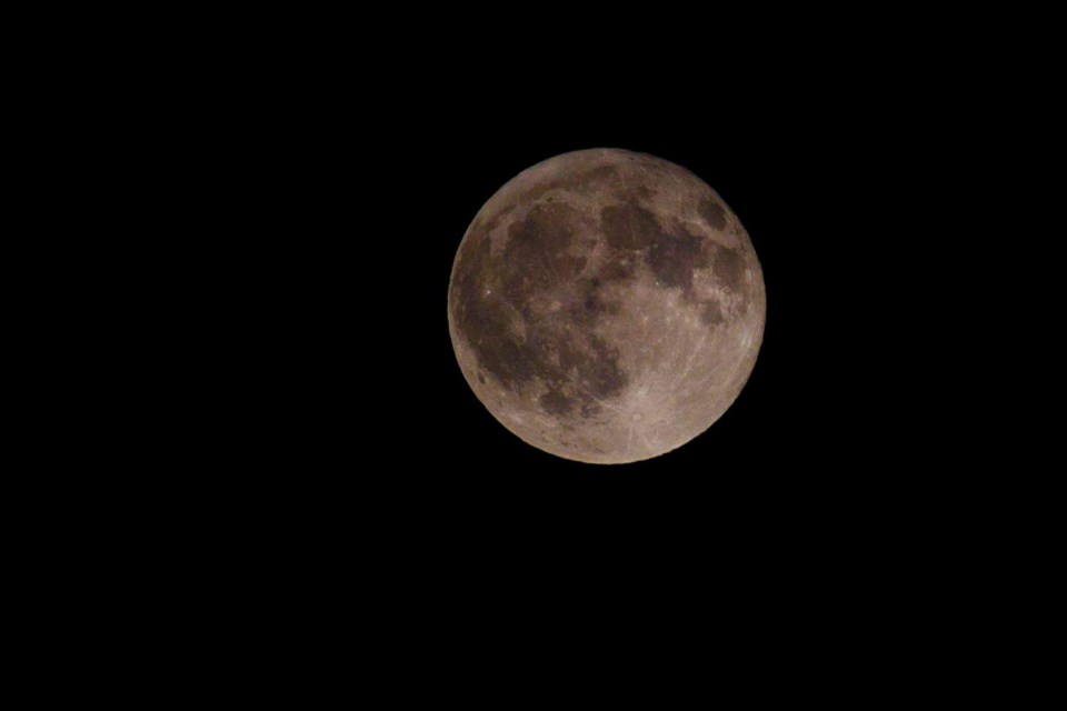 Sudbury.com reader Nichol Auton captured a couple great shots of the harvest moon, check them out. Nichol Auton photography.