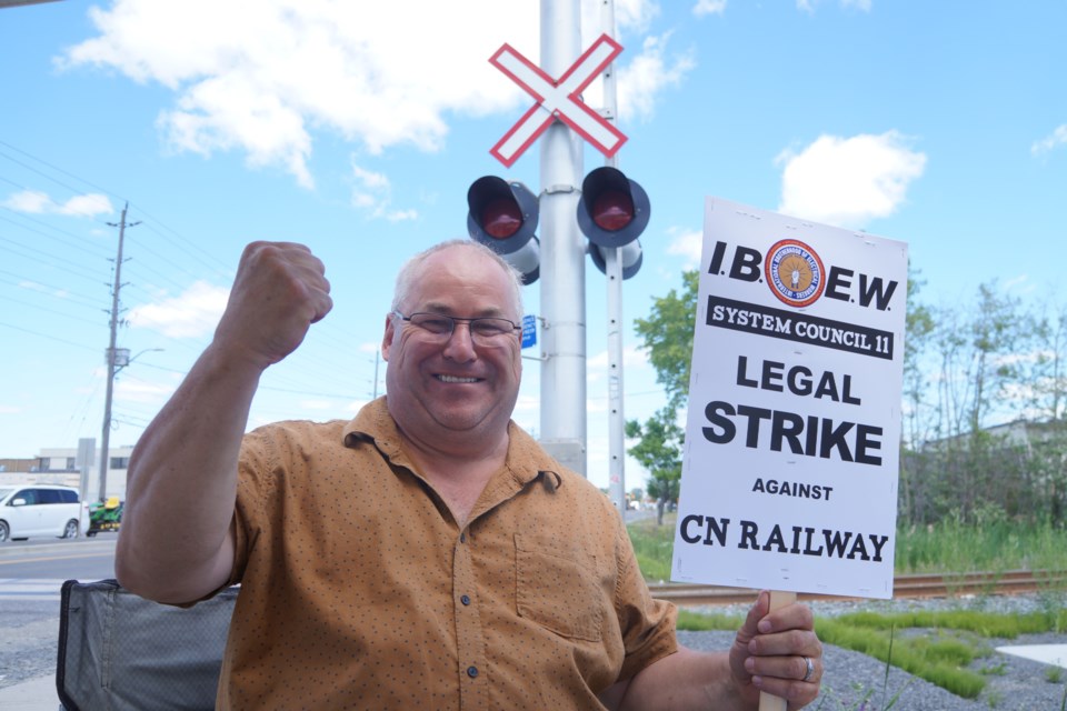 Local 2052 representative Jamie Taylor told Sudbury.com he feels CN Rail was bargaining in bad faith and should daily compensate its signals and communications workers.                            
