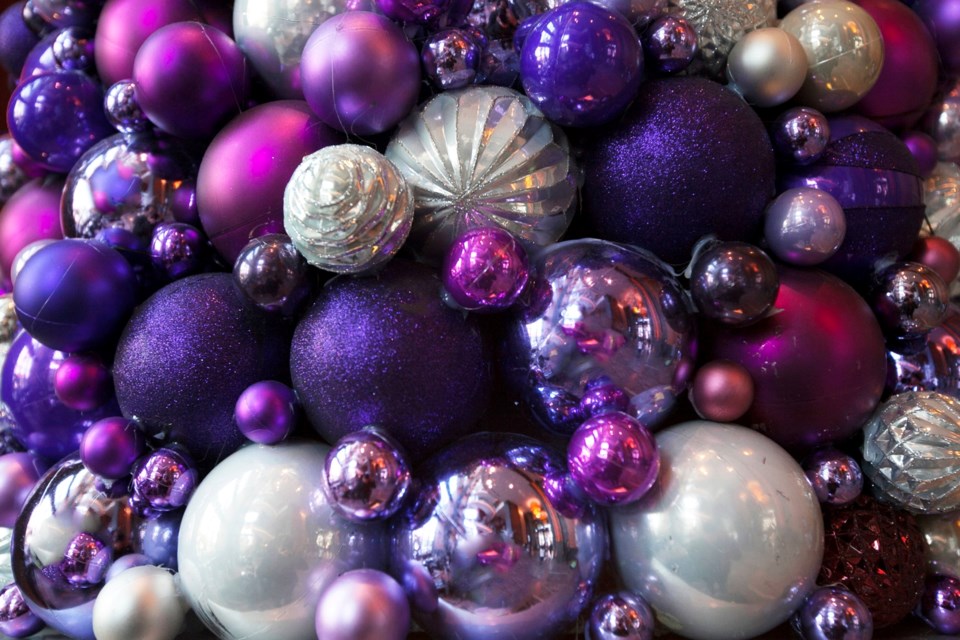 201223_christmas-balls-pexels-jeffry-surianto-17884267