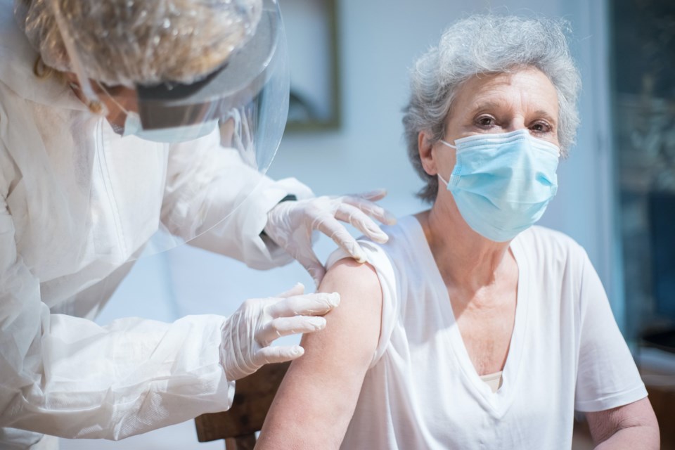 301123_lg_ndp_seniors_vaccines-photo