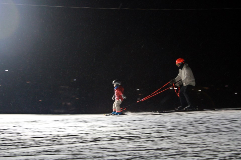 110125_tc_lively_ski_hill-3