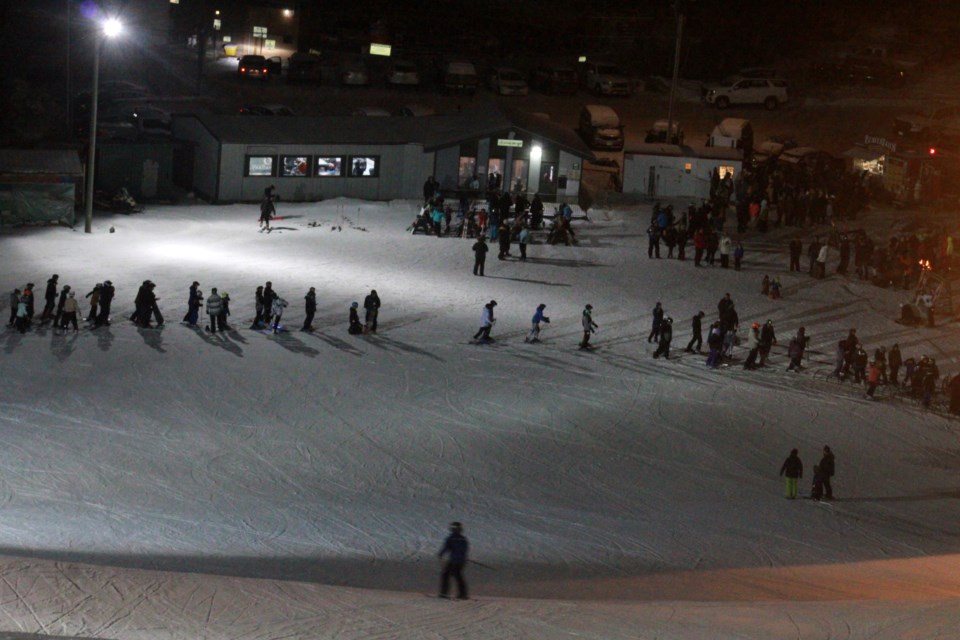 110125_tc_lively_ski_hill-4