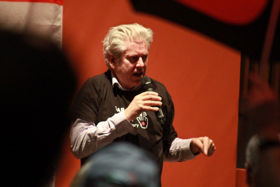 020425_tc_charlie_angus2