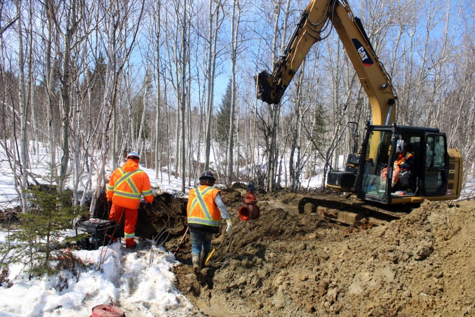 100425_tc_water_main_break1