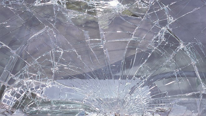 290415_broken_windshield