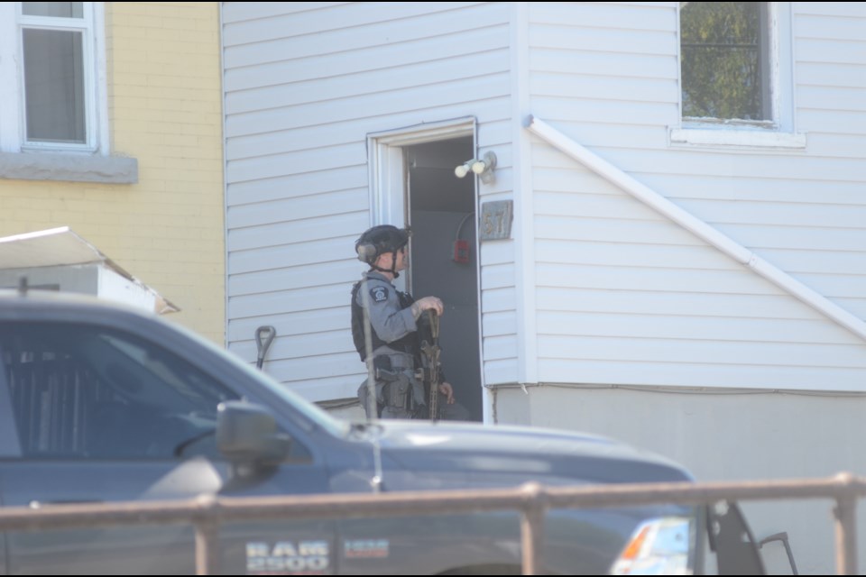 Tactical officers were on scene at Beatty Street attempting to take into custody a man wanted for what police describe as a “serious” assault and robbery with a firearm. (Arron Pickard / Sudbury.com)