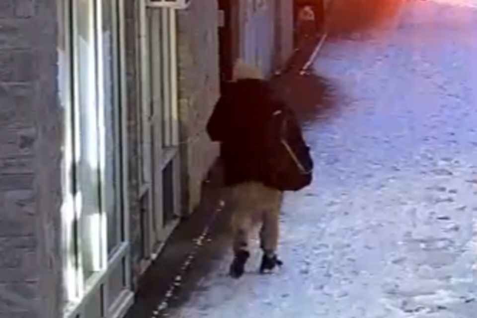 270325_newsudbury_suspect