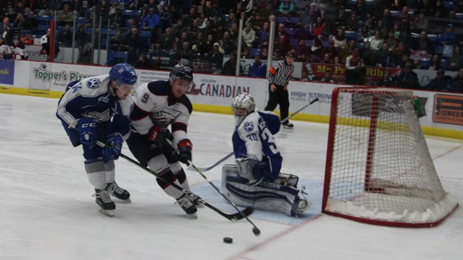 What looked like a competitive hockey game took a turn for the worst for the Sudbury Wolves as for the second straight night the local juniors lost 6-3, this time to the Saginaw Spirit. Photo: Matt Durnan