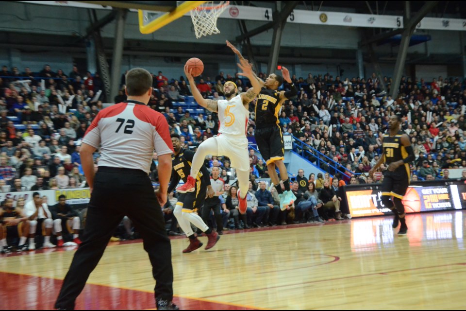 The Sudbury Five tipped off against the London Lightning tonight at Sudbury Arena. It was the first home game for The Five, playing in front of a sold-out crowd. (Arron Pickard)