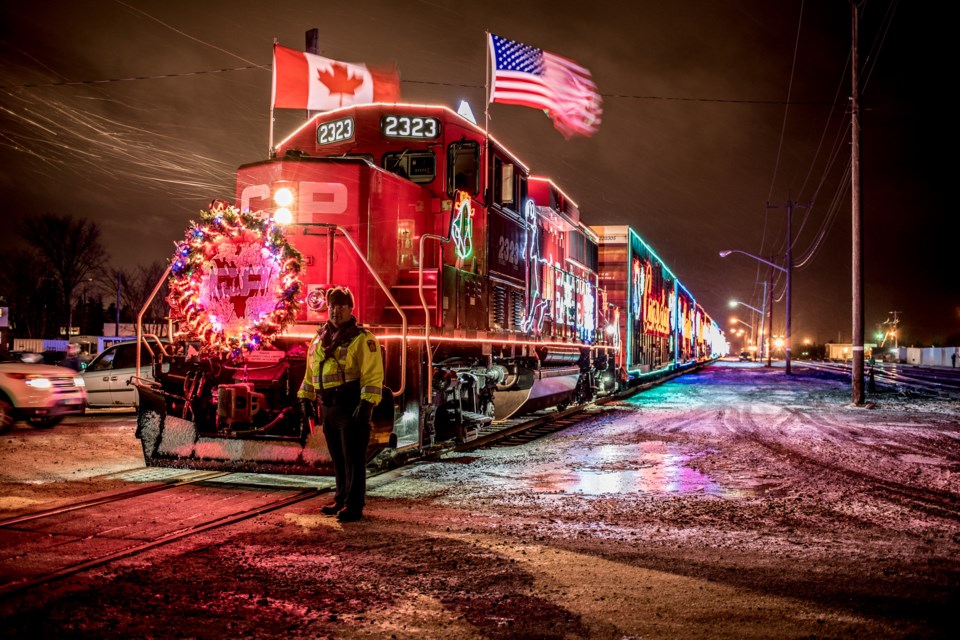 Loud crowd greets CP Holiday Train (22 Photos)