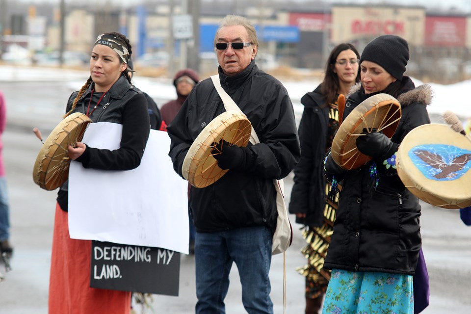 About 110 people helped close the intersection at Memorial Avenue and the Harbour Expressway, trying to raise awareness about clean water protection in the wake of the Standing Rock pipeline protest (Leith Dunick, tbnewswatch.com). 
