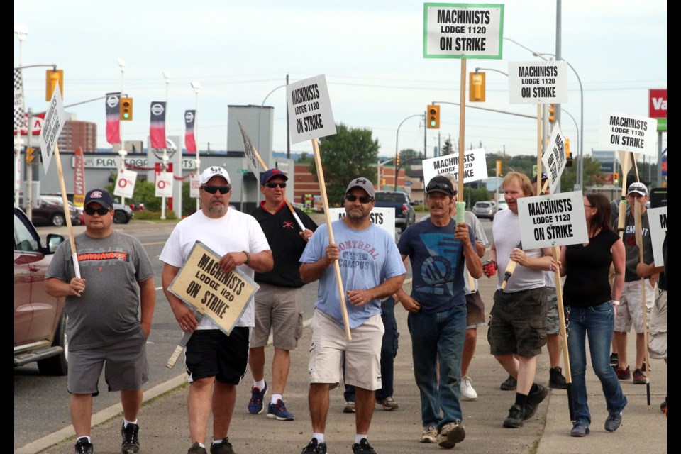 37 IAMAW Local 1120 members have come to an agreement and will go back to work on Monday. (Doug Diaczuk, tbnewswatch.com)