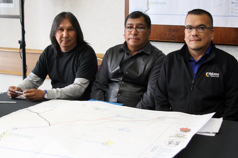 Mishkeegogamang Chief David Masakeyash, Webequie First Nation Chief Cornelius Wabasse and Nibinamik First Nation Chief Johnny Yellowhead. (Matt Vis, tbnewswatch.com)