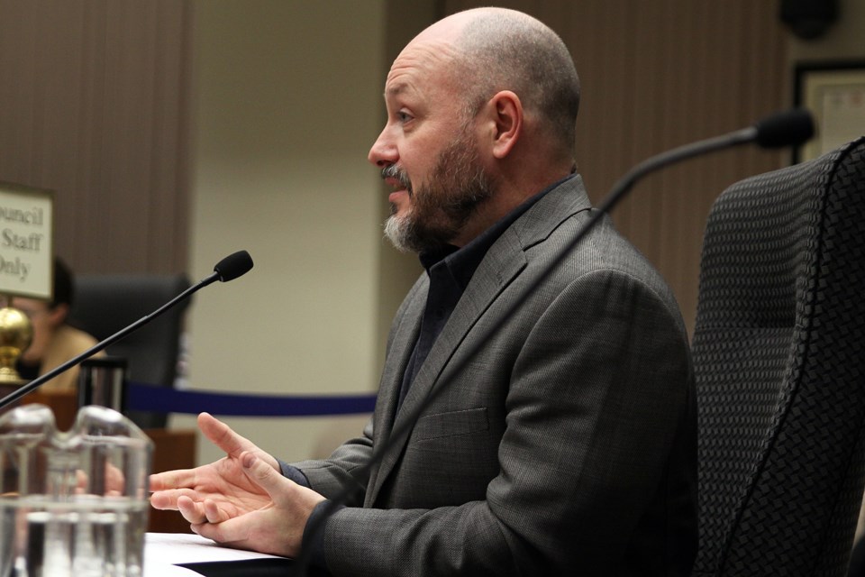 Thunder Bay District Health Unit environmental health manager Lee Sieswerda answers questions about the city's increasing rat population at Monday, December 4, 2017's council meeting. (Matt Vis, tbnewswatch.com)
