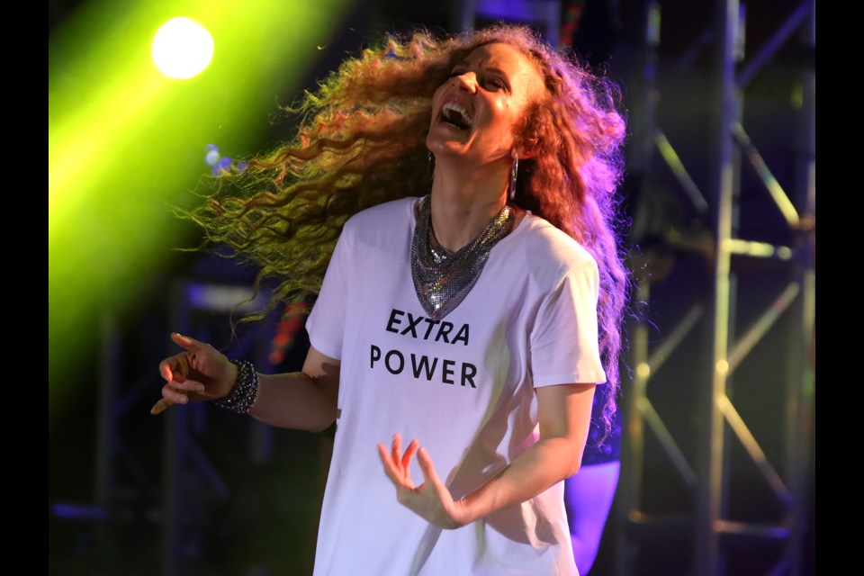 Amanda Marshall closed out the first night of the Thunder Bay Blues Festival on Friday, July 7, 2017 at Marina Park (Leith Dunick, tbnewswatch.com). 