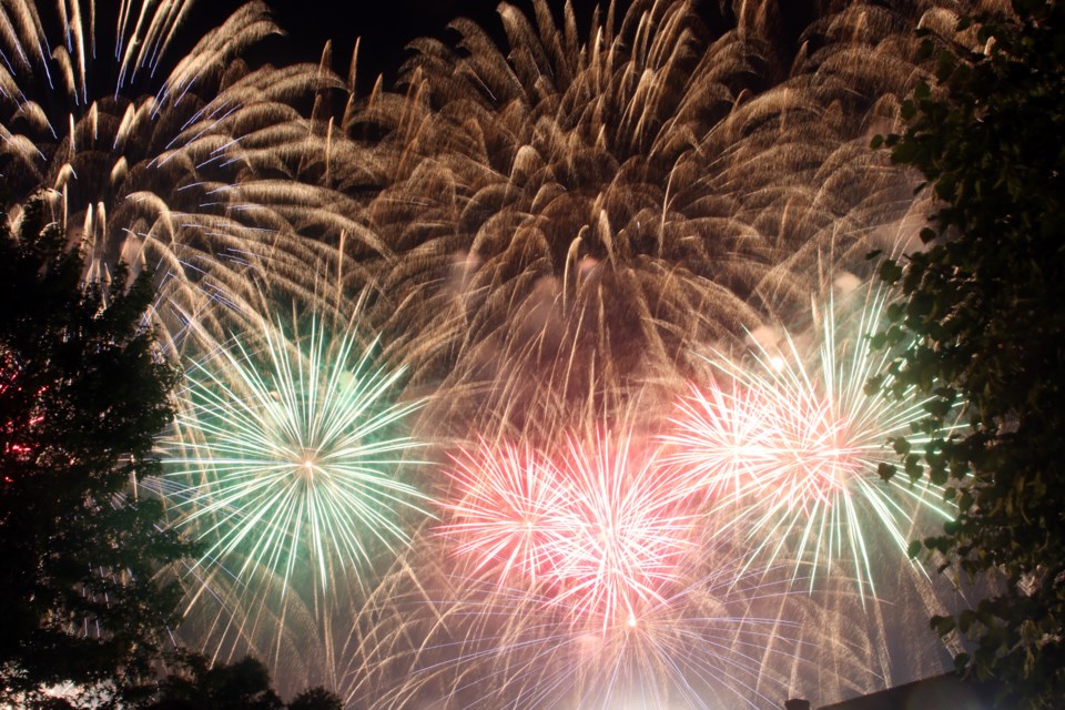 More than six tons of explosives lit up the night sky at Fort William Historical Park for the largest fireworks display in Canada. (Photos by Doug Diaczuk - Tbnewswatch). 