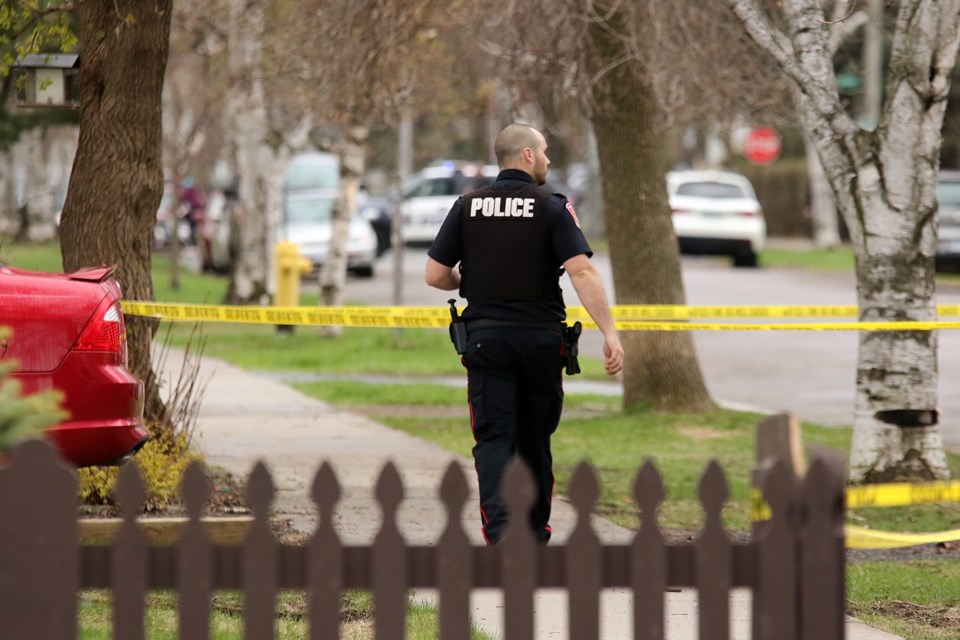 Thunder Bay Police investigate a crime scene on Monday, May 22, 2017 on South Marks Street (Leith Dunick, tbnewswatch.com). 