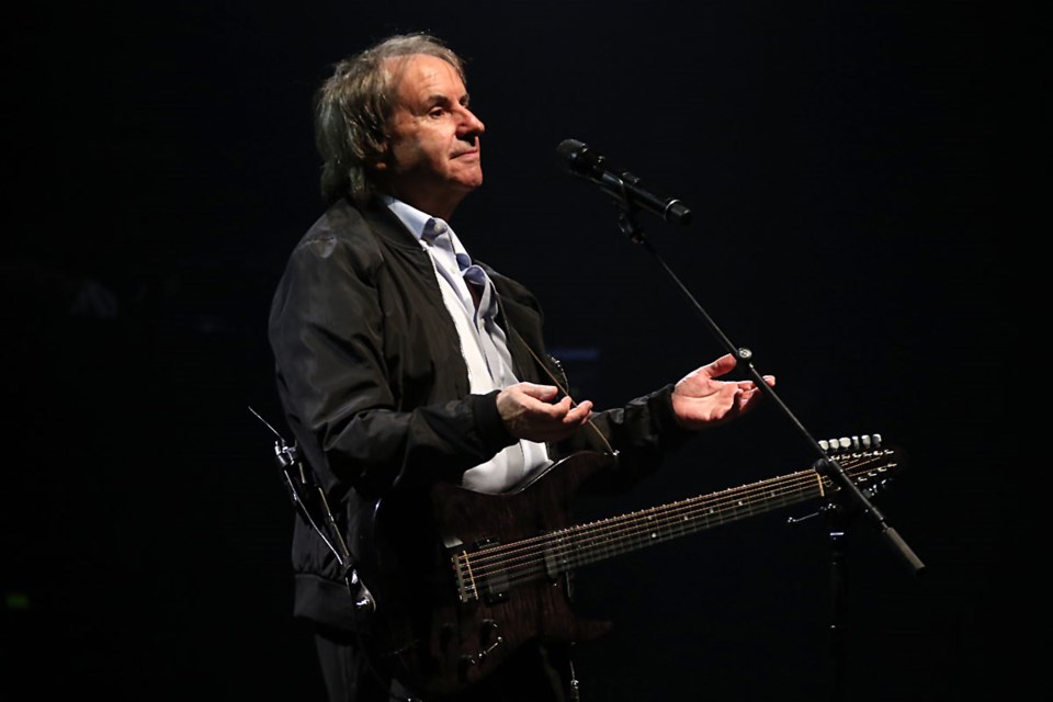 Chris de Burgh paid a visit to the Thunder Bay Community Auditorium on Monday, Oct. 8, 2017 (Leith Dunick, tbnewswatch.com). 