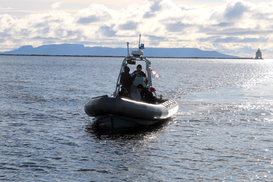 Reservists with HMCS Griffon participated in various water exercises this weekend on Lake Superior. (Photos by Doug Diaczuk - Tbnewswatch.com). 
