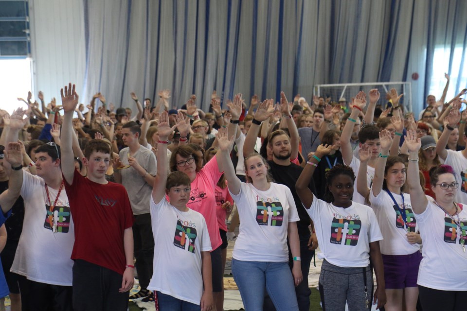 Eight hundred youth gathered at Lakehead Fieldhouse to take part in the Kairos blanket exercise on Thursday. (Michael Charlebois, tbnewswatch)