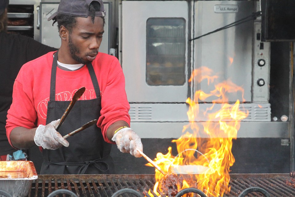 Rib Fest heats up Waterfront District