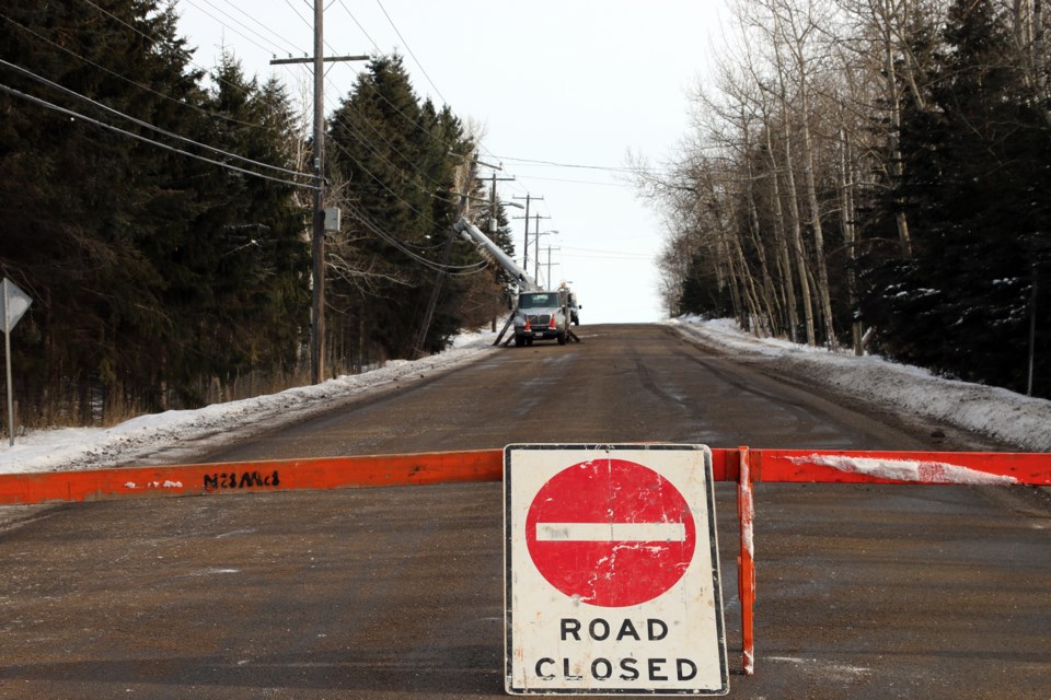 Wardrope Avenue between Superiorview Drive and Belton Road will remain closed for approximately eight hours following a single vehicle collision that damaged a hydro pole. 