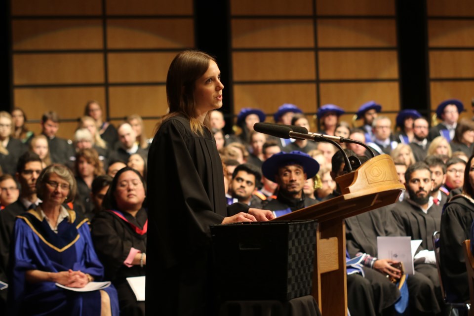 Lisa Tocheri spoke on behalf of her class at Lakehead Univeristy's convocation on Friday. (Michael Charlebois / tbnewswatch)