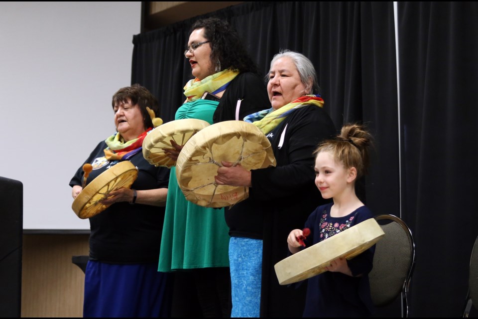 Bingwi Neyaashi Anishinaabek hosted a workshop in Thunder Bay on Saturday to allow community members to heal and address issues of violence against Indigenous women. 