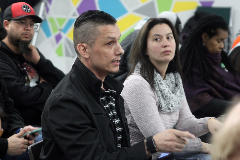 Fort William First Nation chief executive officer Ken Ogima speaks at a town hall meeting at the Kinsmen Youth Centre on Wednesday, March 21, 2018. (Matt Vis, tbnewswatch.com)