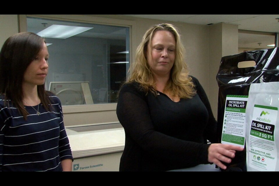 Miranda Lock (l) and Amber Kivisto of BioNorth Solutions (tbnewswatch.com)