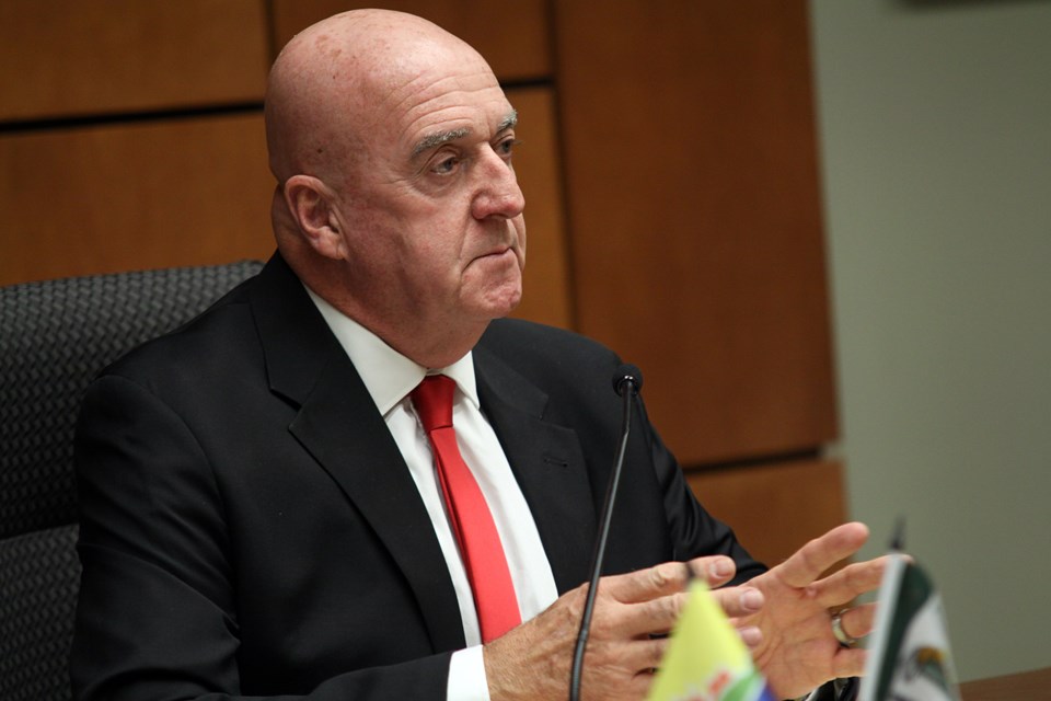 Thunder Bay mayor Keith Hobbs speaks during his final city council meeting on Monday, November 26, 2018. (Matt Vis, tbnewswatch.com)