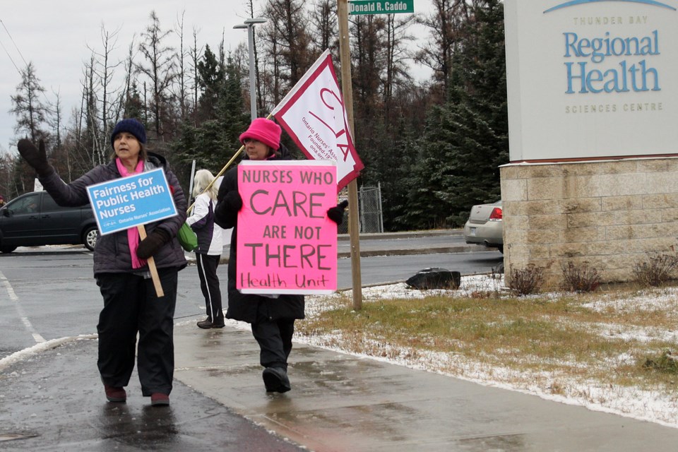 Striking public health nurses with the Thunder Bay District Health Unit held an information picket outside the Thunder Bay Regional Health Sciences Centre on Friday, November 2, 2018. (Matt Vis, tbnewswatch.com)